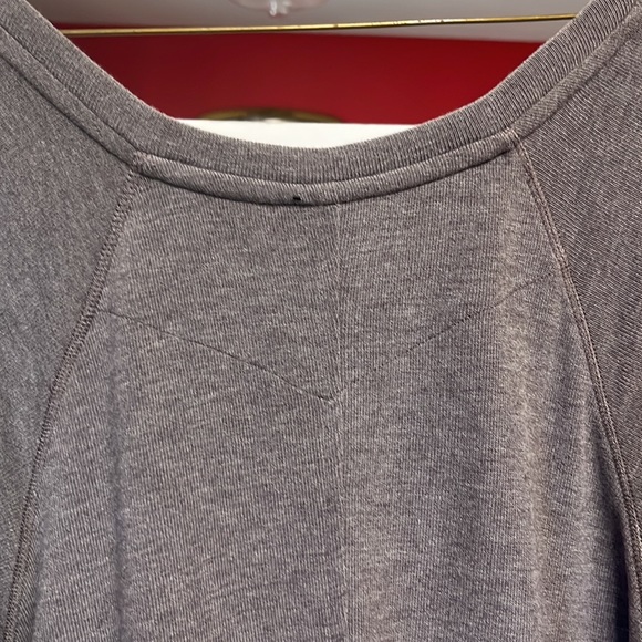 Tommy Hilfiger, sport longsleeved, gray yoga top. Size medium. - Picture 5 of 6